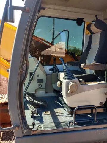 Escavadeira Hyundai 210 - Foto 4