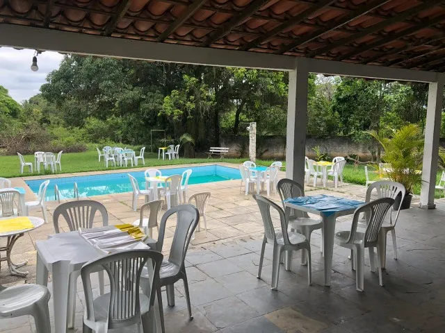 Excelente sítio com 15.400 metros quadrados completamente equipado e com piscina 