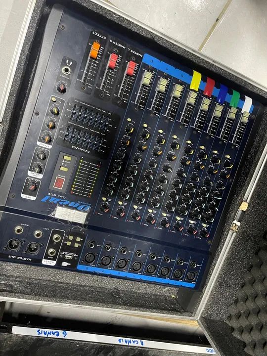 Mesa de som oneal OMX 802 (8canais)