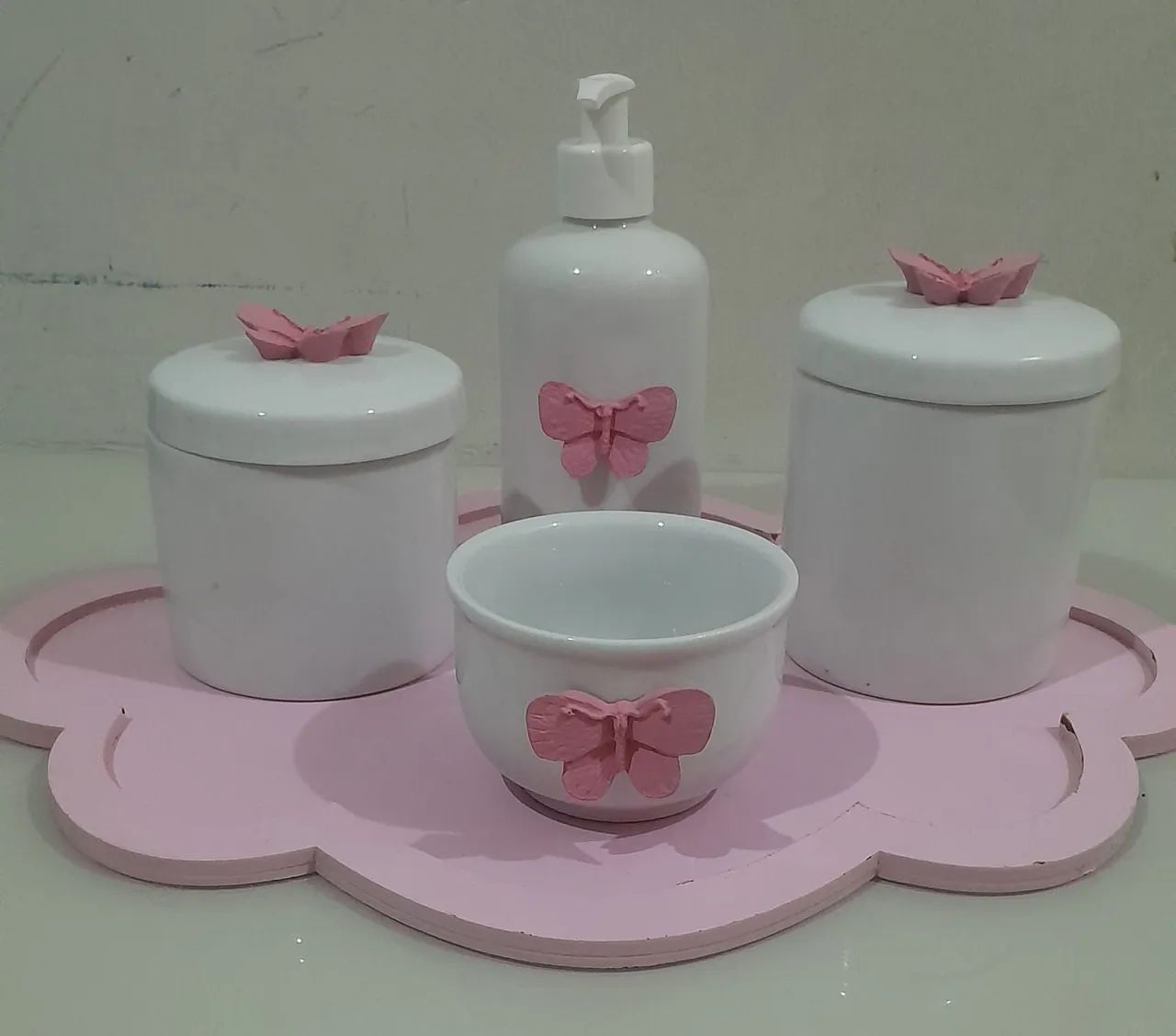 Kit higiene bebê porcelana com tema de borboleta