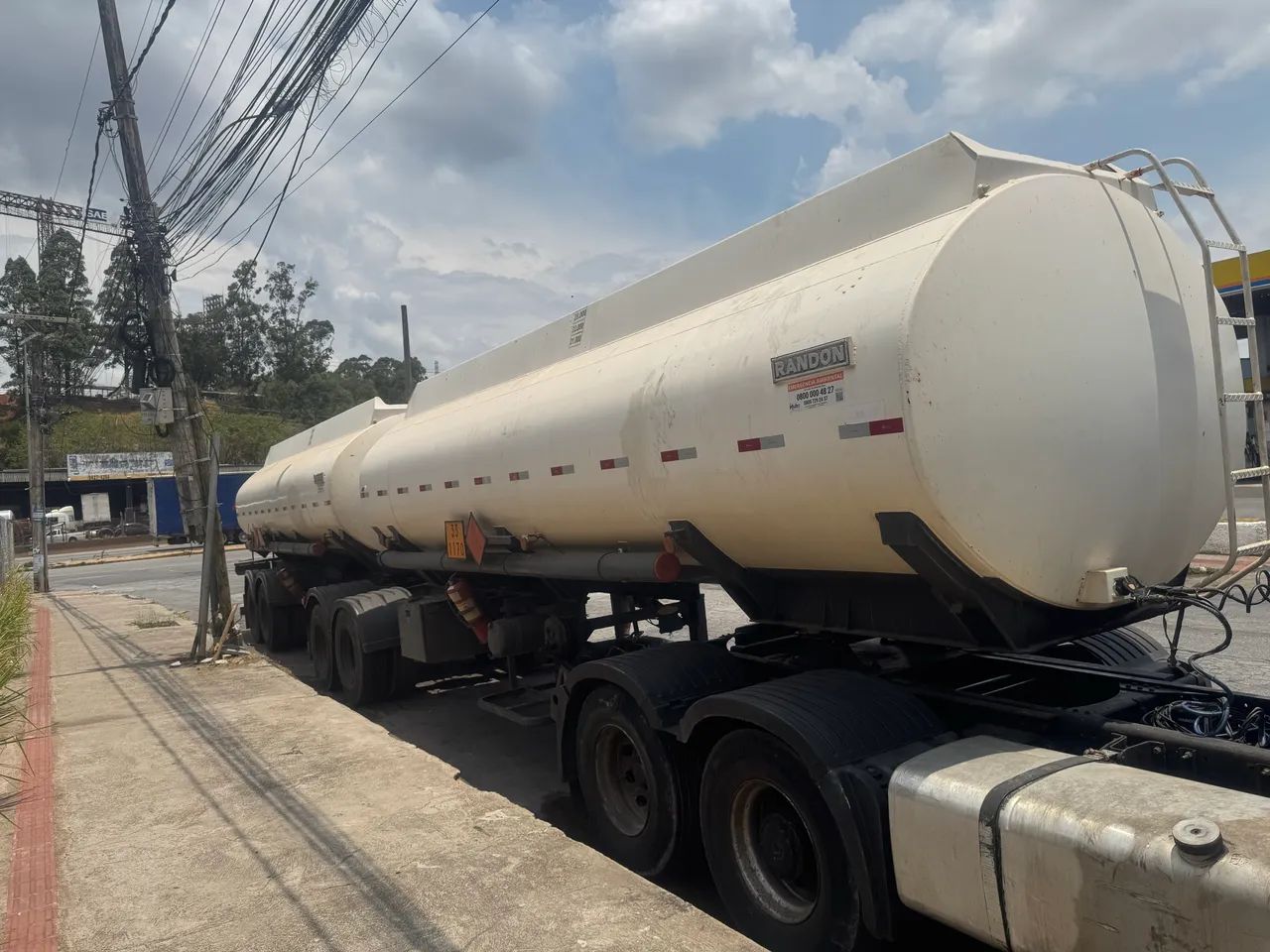 Carreta Bitrem tanque Randon  Mercedes axor 2035 - Foto 6