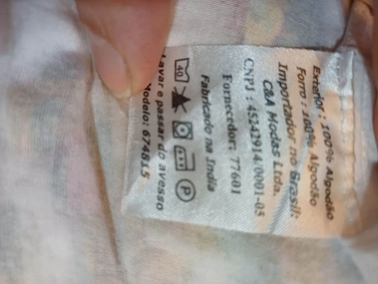 Vestido colorido balonê com paetês tam.2 semi-novo  - Foto 4