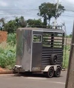 Carreta para transporte de cavalos