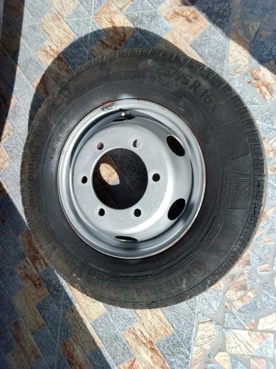RODA VW ARO 16 COM PNEU
