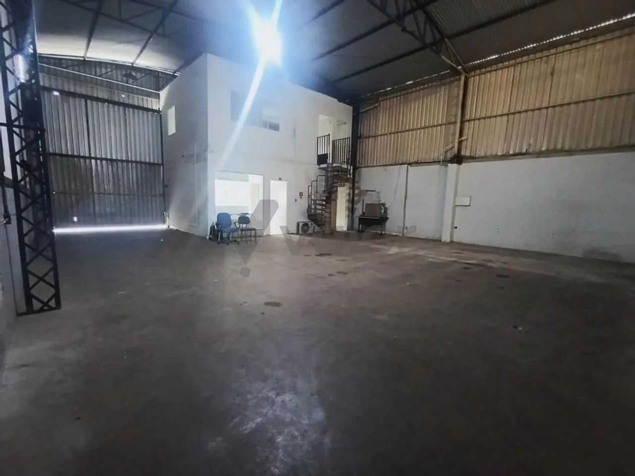 Barracão para alugar em Campinas, Jardim Santa Mônica, com 405 m² - Foto 4