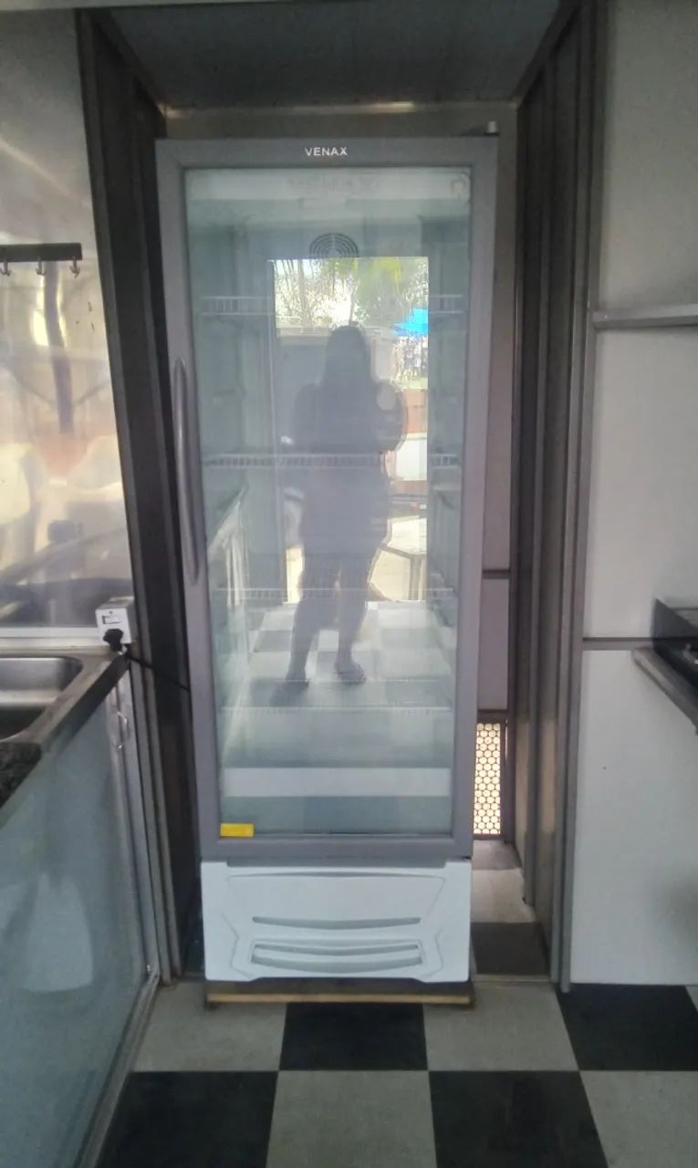 Geladeira expositora Venax 300 litros usada apenas 4 meses - Foto 6