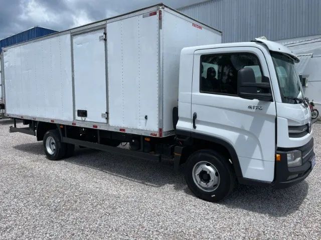 Caminhão delivery 9.170 ano 2019 com baú de 6,20 - Foto 5