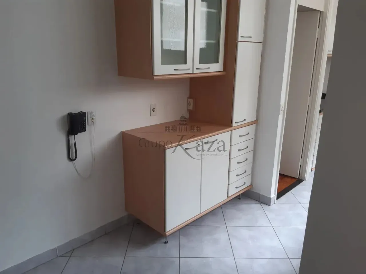 Apartamento - Vila Adyana - Edifício Itaipu - 120m - 3 Dormitórios.