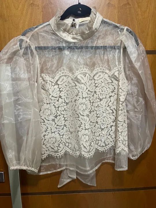 Blusa de renda transparente - Foto 2