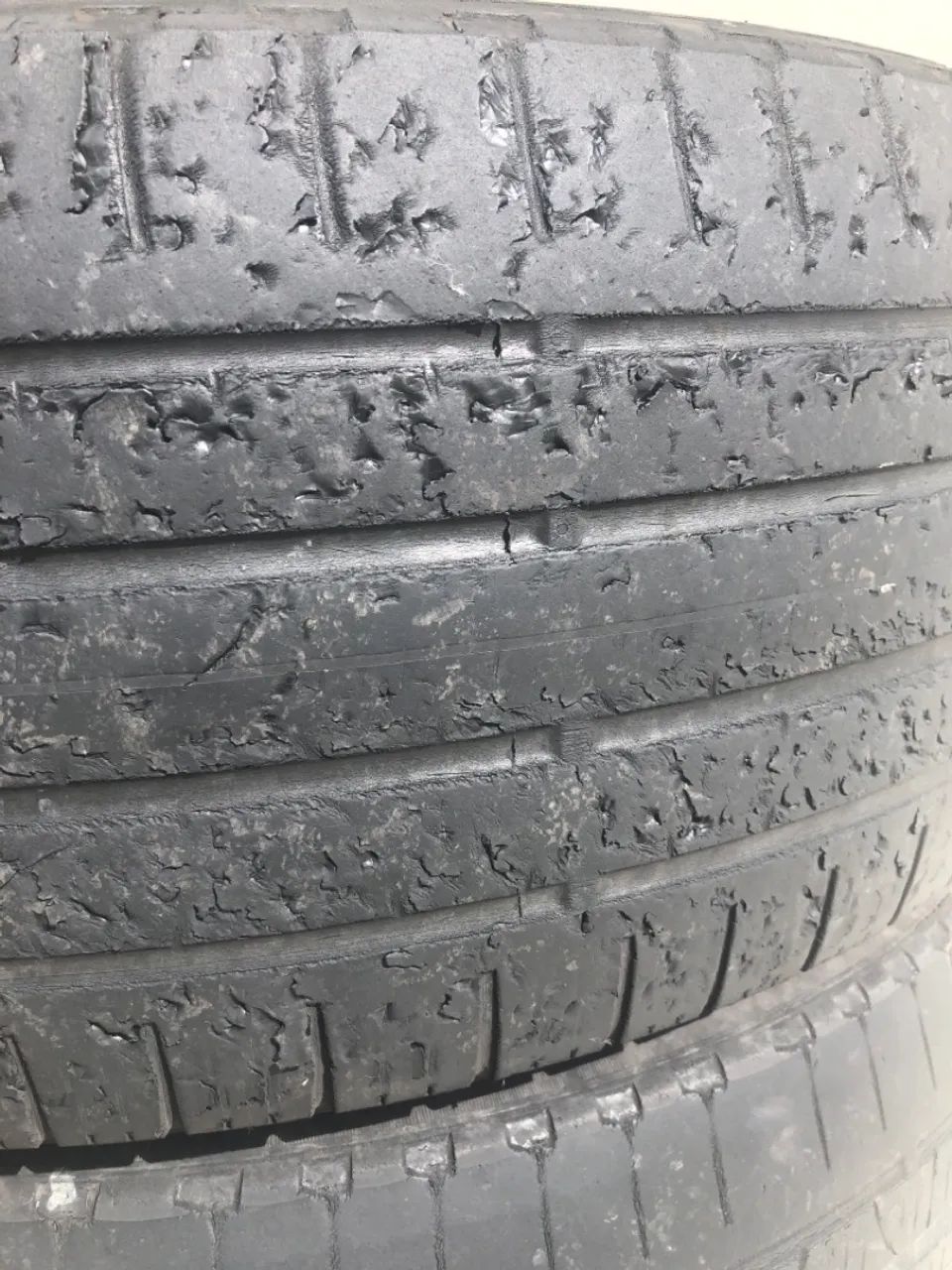 4 Pneus Pirelli usados aro 18