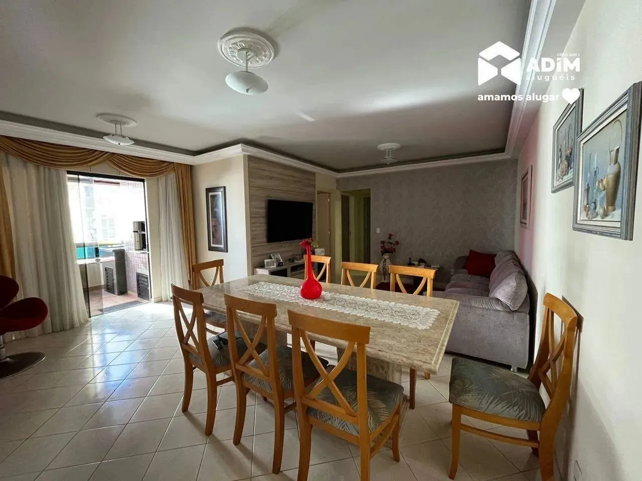 Aluguel Anual: Apartamento 2 quartos, sendo 1 suíte, sacada com churrasqueira, 148m² Meia