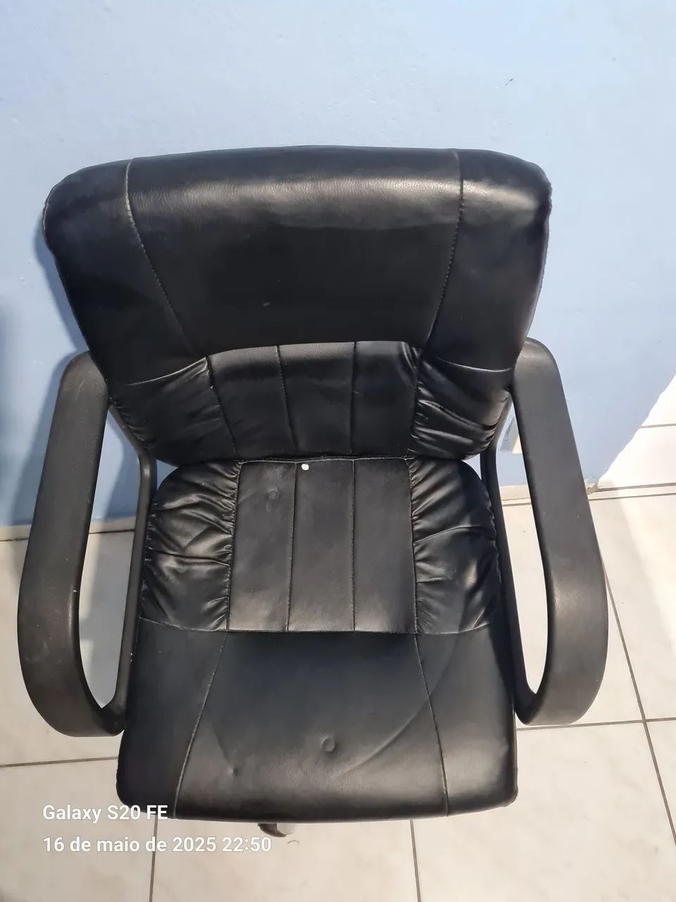Cadeira de Escritório Giratória com Rodinhas ( leiam o final do anúncio...) - Foto 5