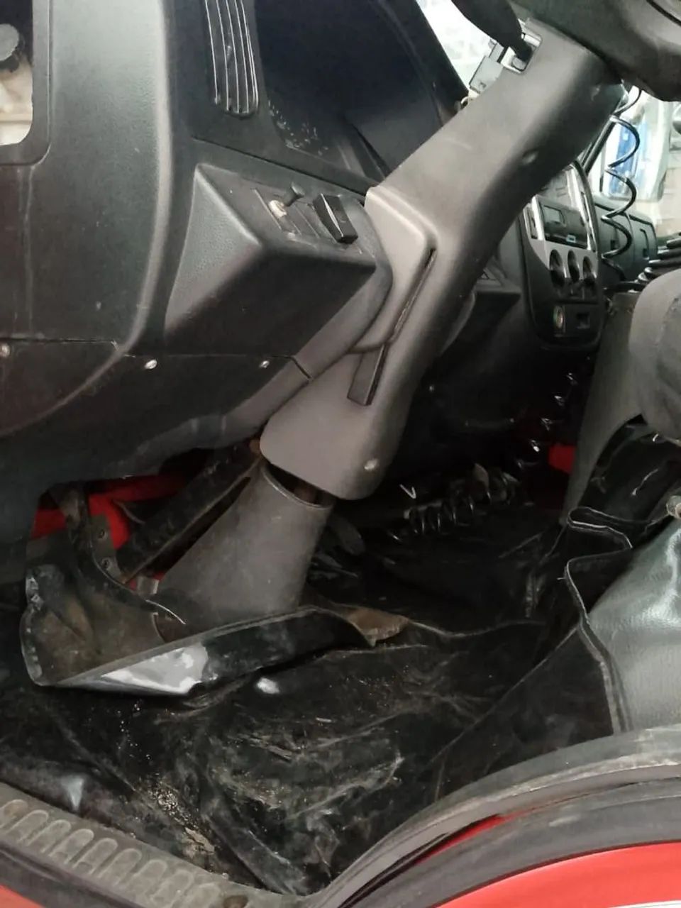 Iveco/Vertis 130 V19 Baú 2015 Bom - Foto 14