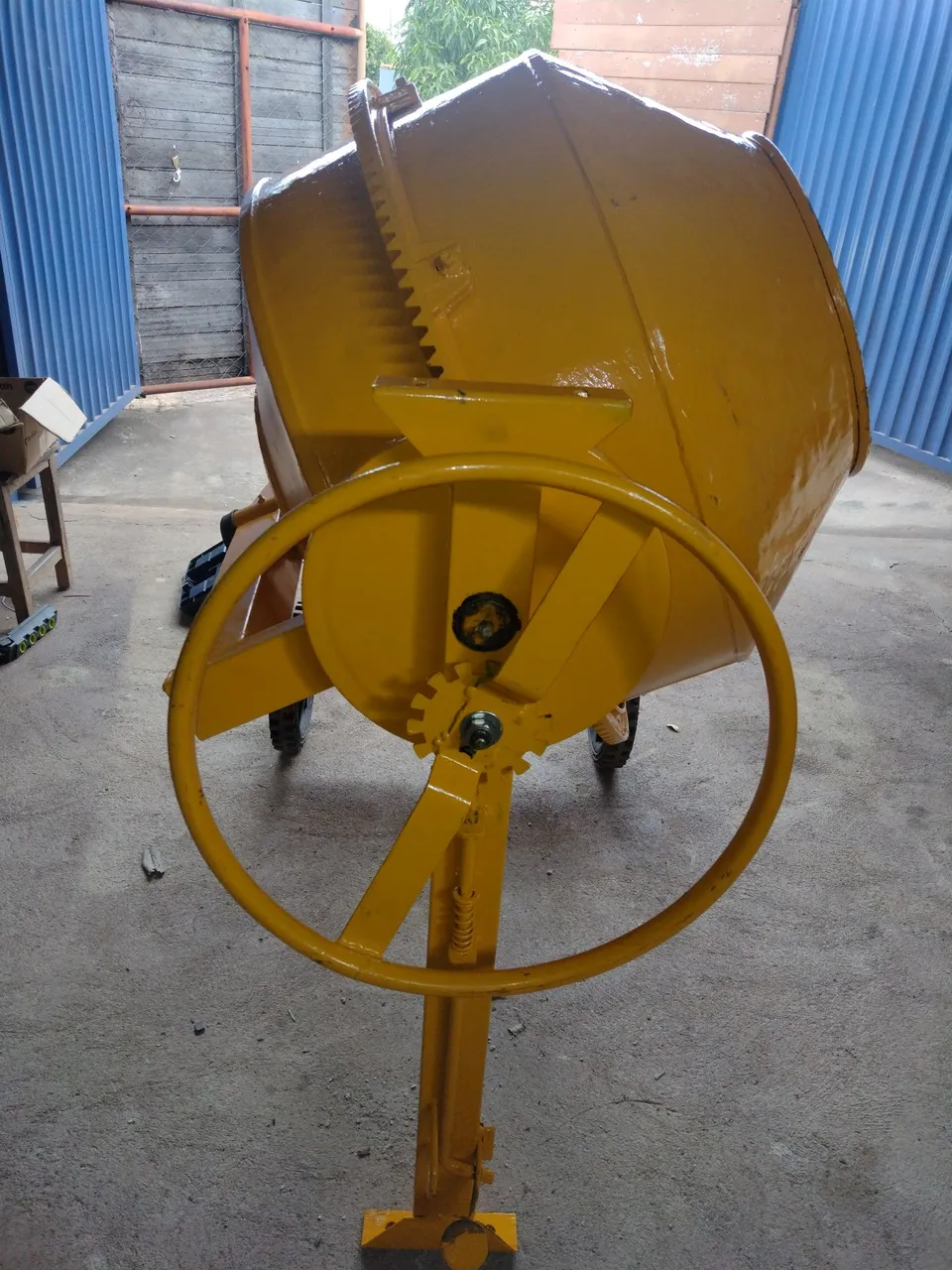 Betoneira Menegotti 400lt semi nova contato wasp *