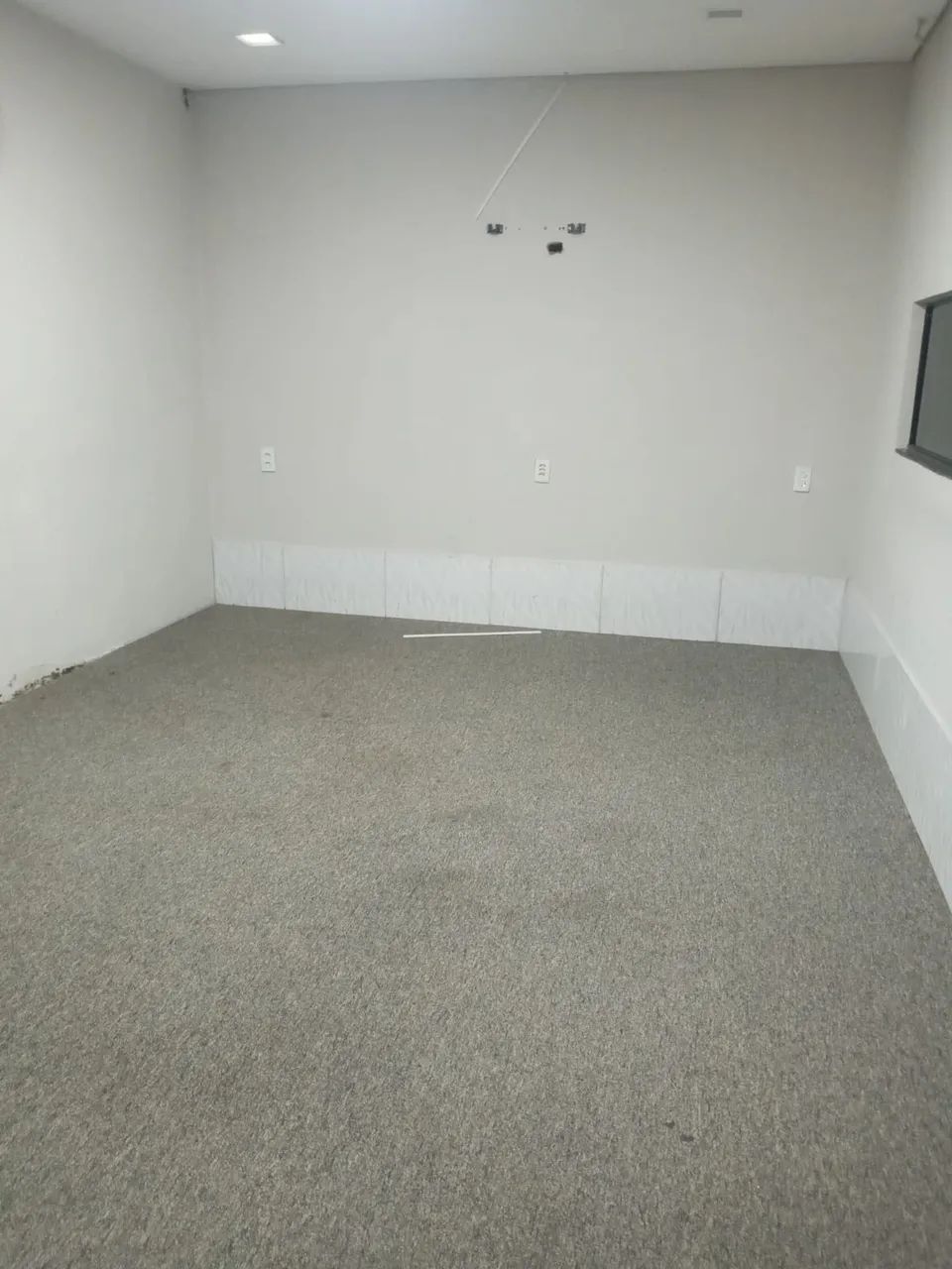 Ponto comercial/Loja/Box para aluguel possui 200 metros quadrados - Foto 4
