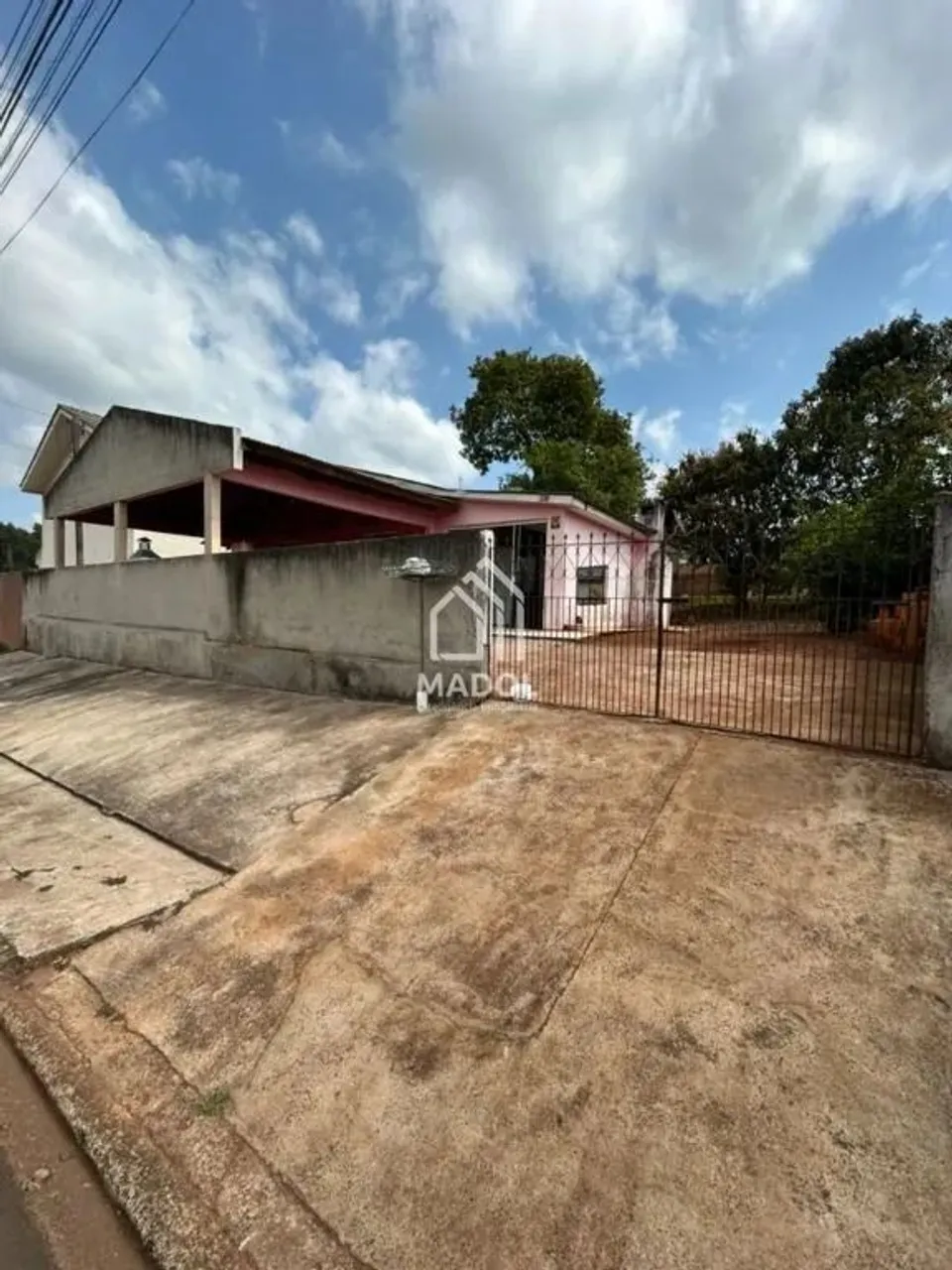 Casa à Venda em Oficinas, Ponta Grossa - PR