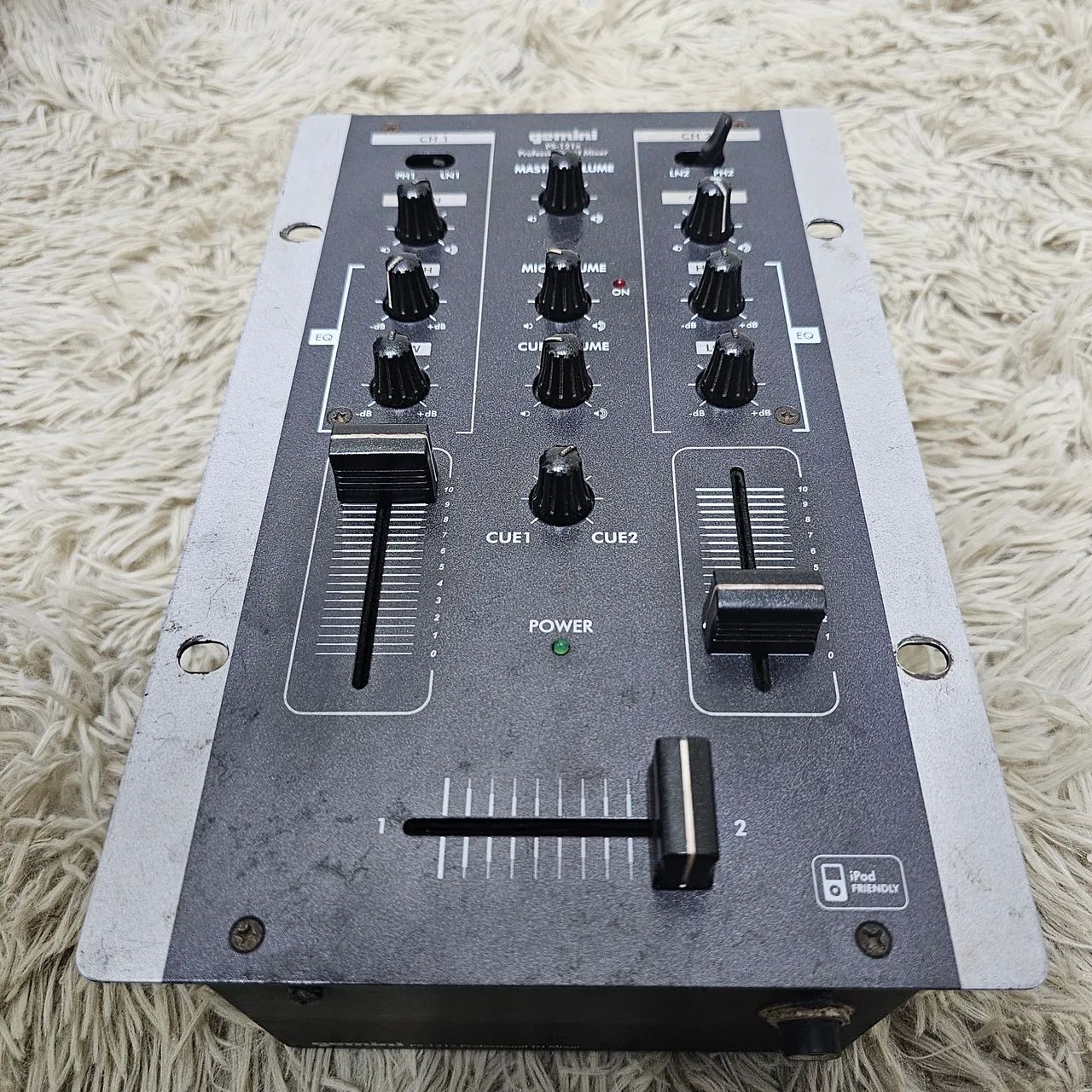 Mixer Gemini PSX 121 - 2 Canais + Entrada de Microfone - Toca
