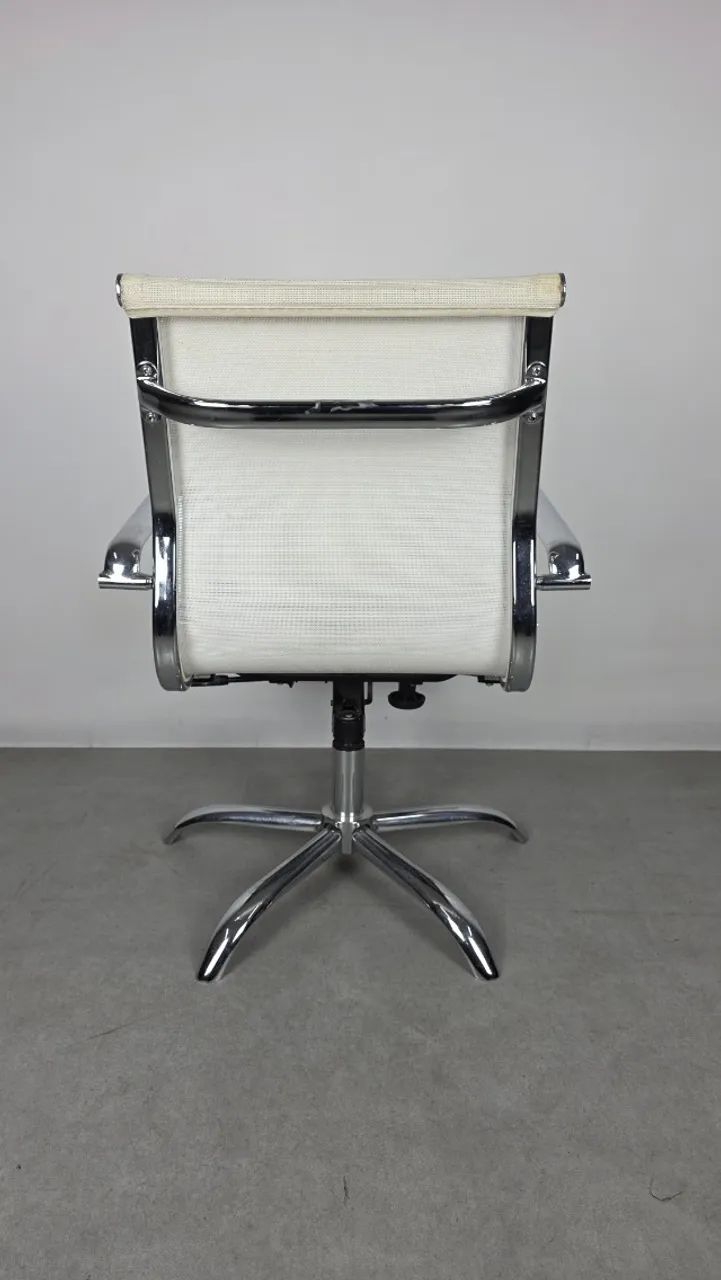 Cadeira de Escritório, aço cromado e reclinavel. Amortecedor não funciona - Foto 2
