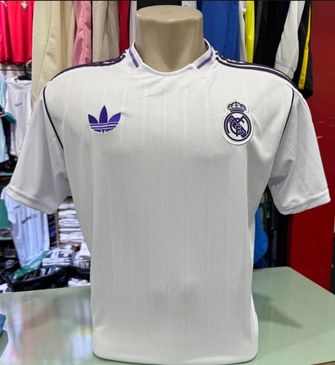 Camisa Real Madrid Adidas Retrô Branco - Foto 2