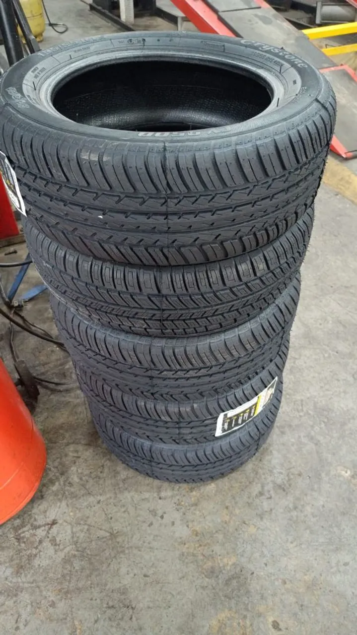 Pneus Novos Crystone, temos várias medidas com valores partir de 220 (Pneus remold novos)