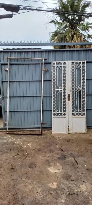 R$3500,00 //// RELIQUIA PORTA ANTIGA DE FERRO 2 FOLHAS COM BATENTE 