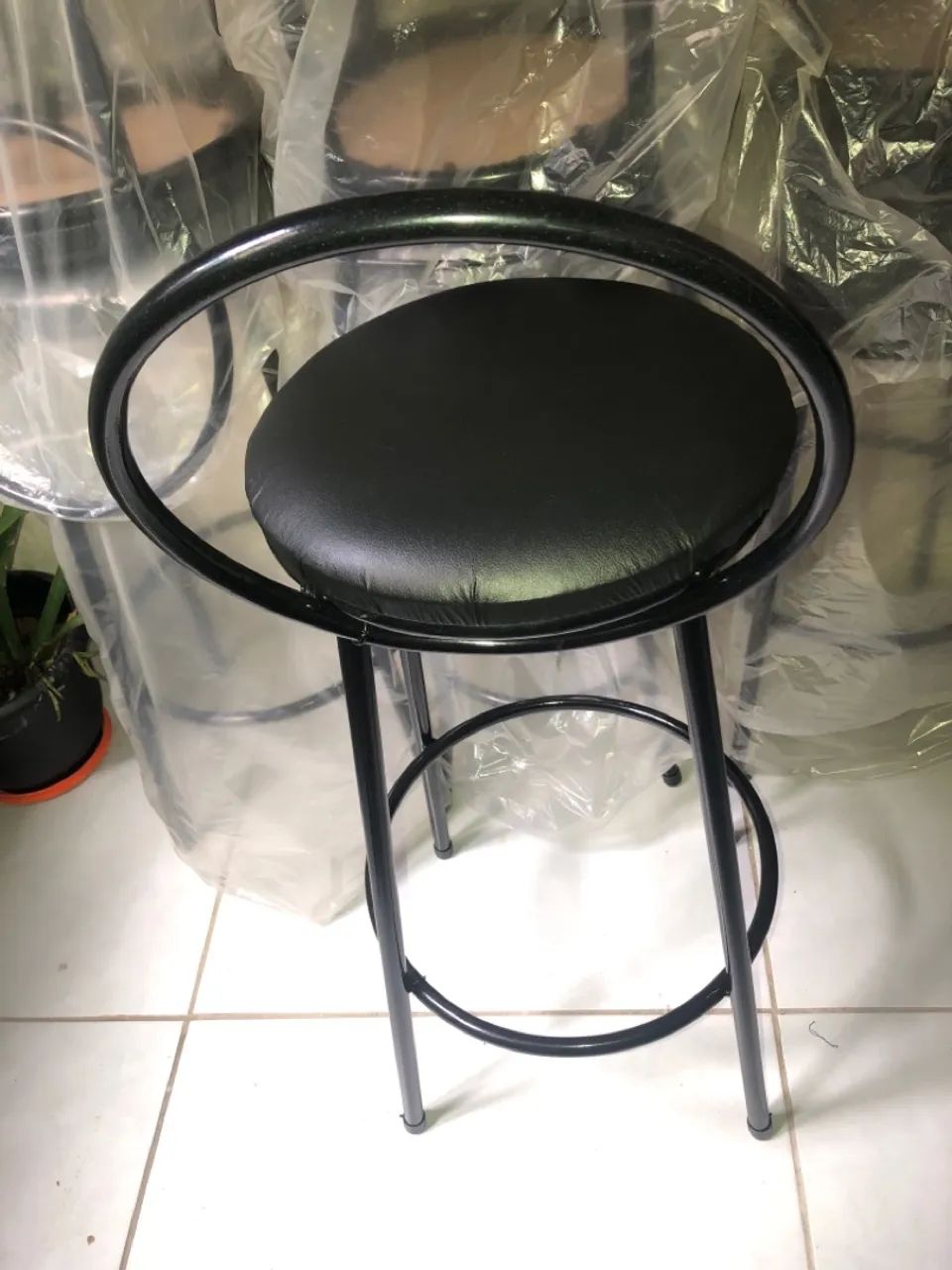 Banquetas com Encosto e Assento Estofado - Conforto e Estilo - Foto 3