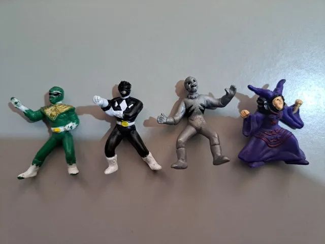 4 bonecos power rangers kinder ovo