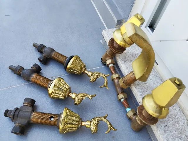 Torneiras em bronze trabalhadas - Foto 4