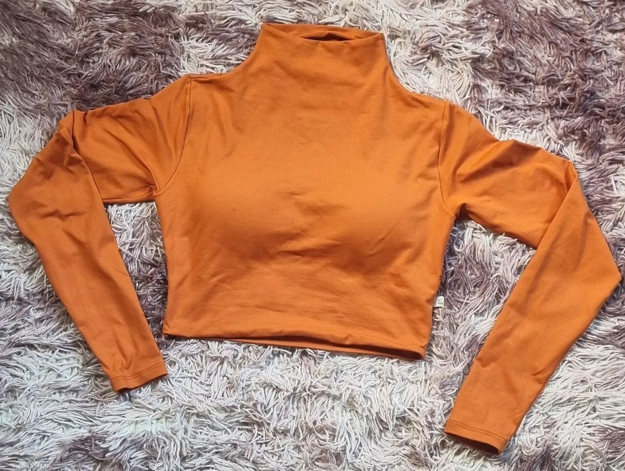 Cropped laranja com bojo e manga longa - Foto 3