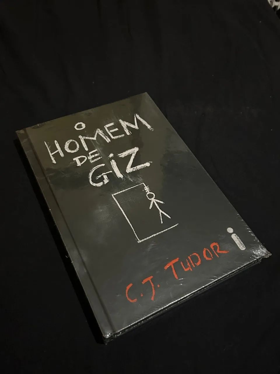 Livro O Homem de Giz de C.J. Tudor