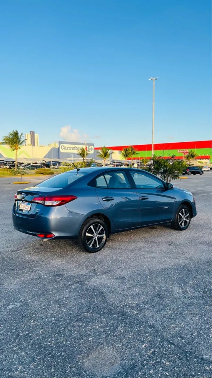 Toyota Yaris XS Sedan 2022  Automático Emplacado 2025 - Foto 2