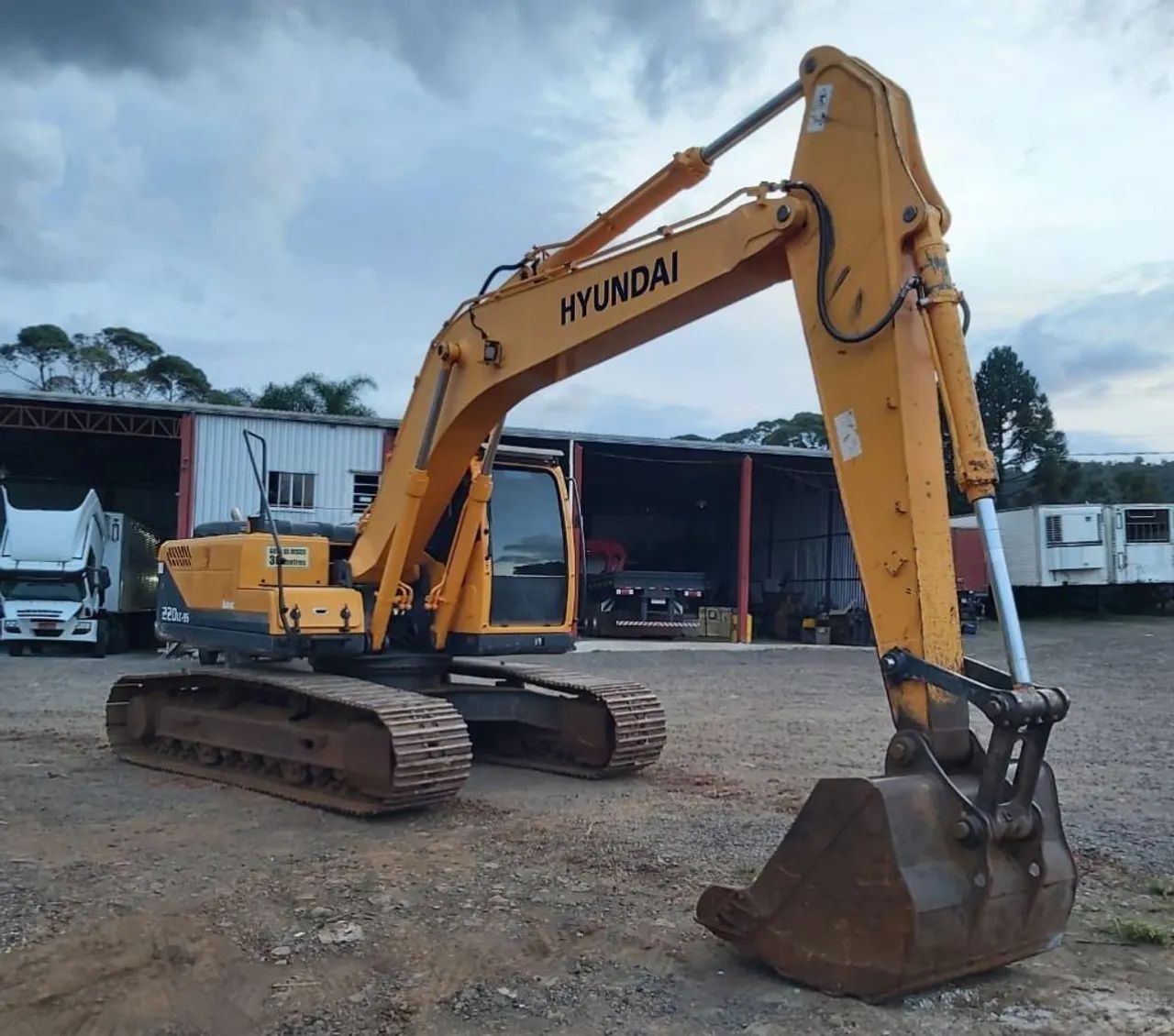 Escavadeira Hyundai 220LC - 2014 - Foto 3