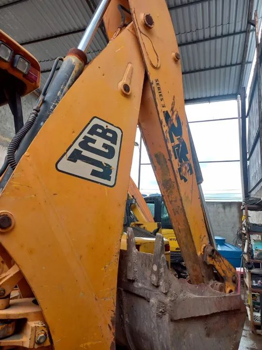 Retroescavadeira jcb 4x4  turbo - Foto 2