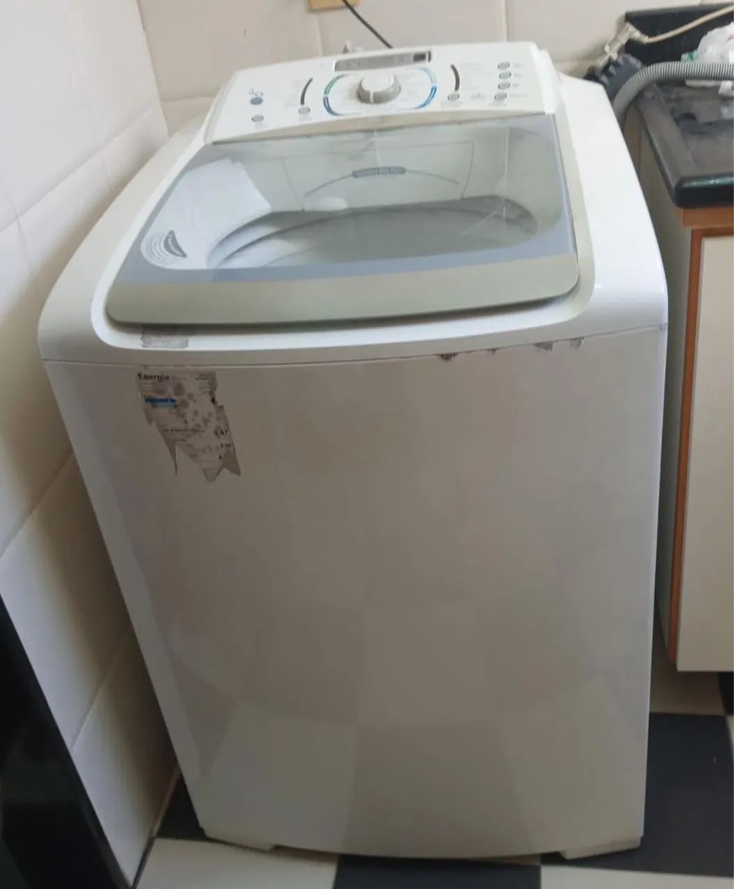VENDE-SE MAQUINA DE LAVAR 15 KG. ELETROLUX