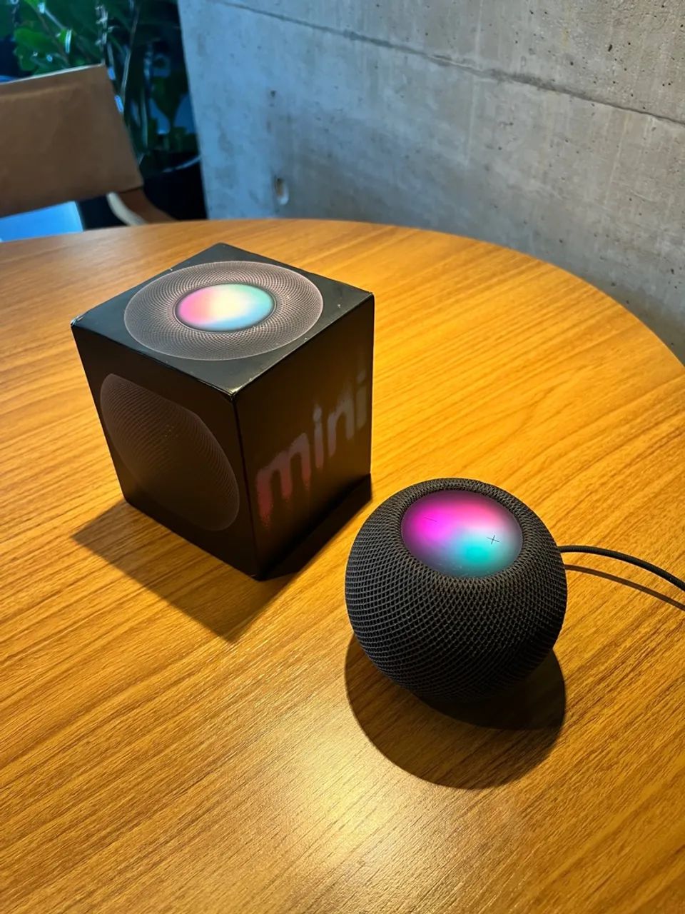 Apple launches a black HomePod Mini | The Verge
