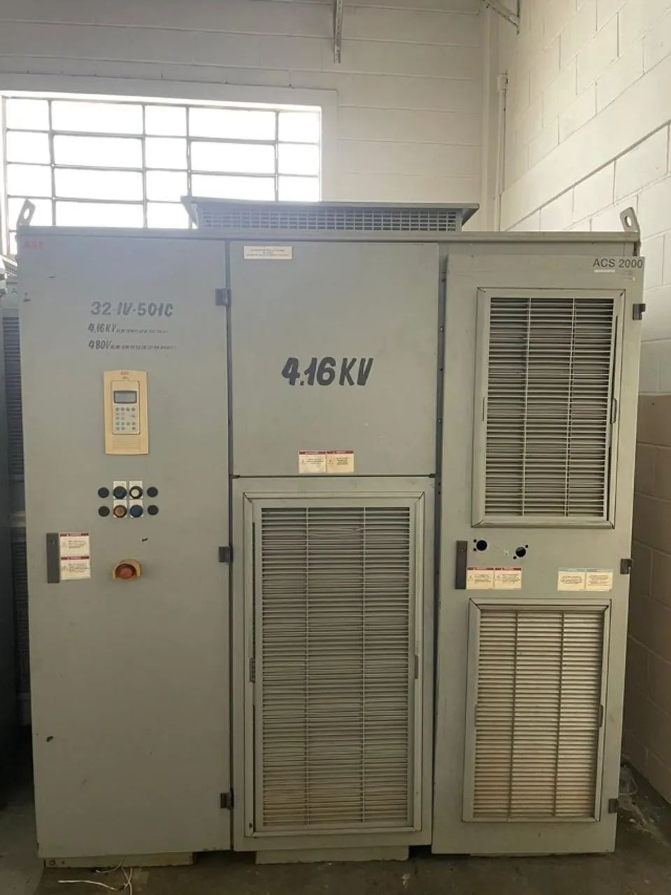 Inversor de média tensão ABB ACS2040 - 4160V - 1MVA