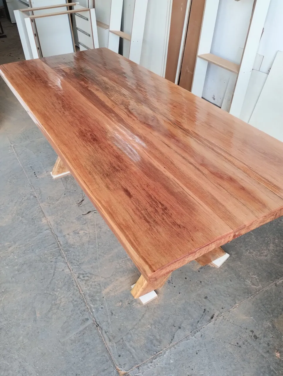 Mesa de Jantar de Madeira Maciça