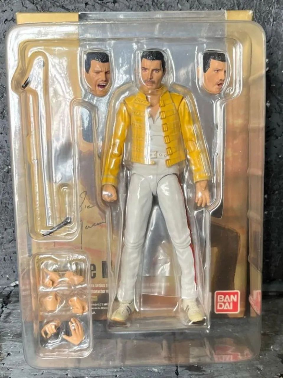 Boneco Freddie Mercury - Shfiguarts Bandai - Hobbies e Boneco Freddie Mercury - Shfiguarts Bandai - Hobbies e