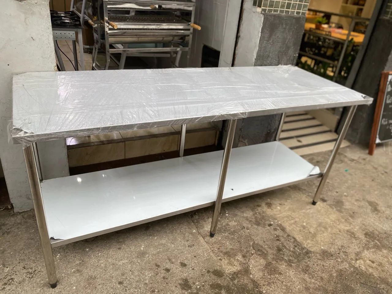 MESA DE AÇO INOX 1.90 x 70 COM PRATELEIRA REFORÇADA - Foto 2