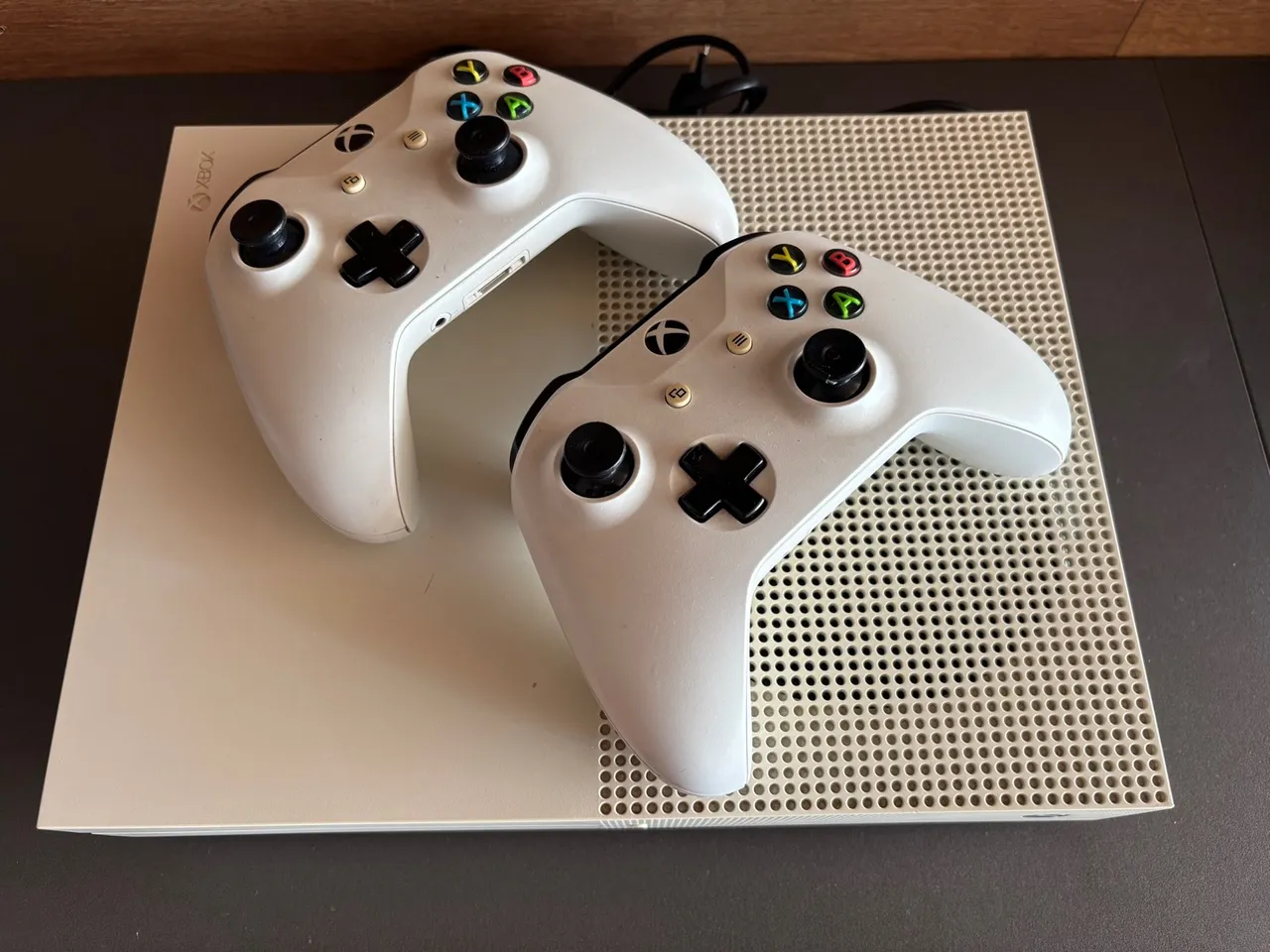 Xbox One S com 2 Controles