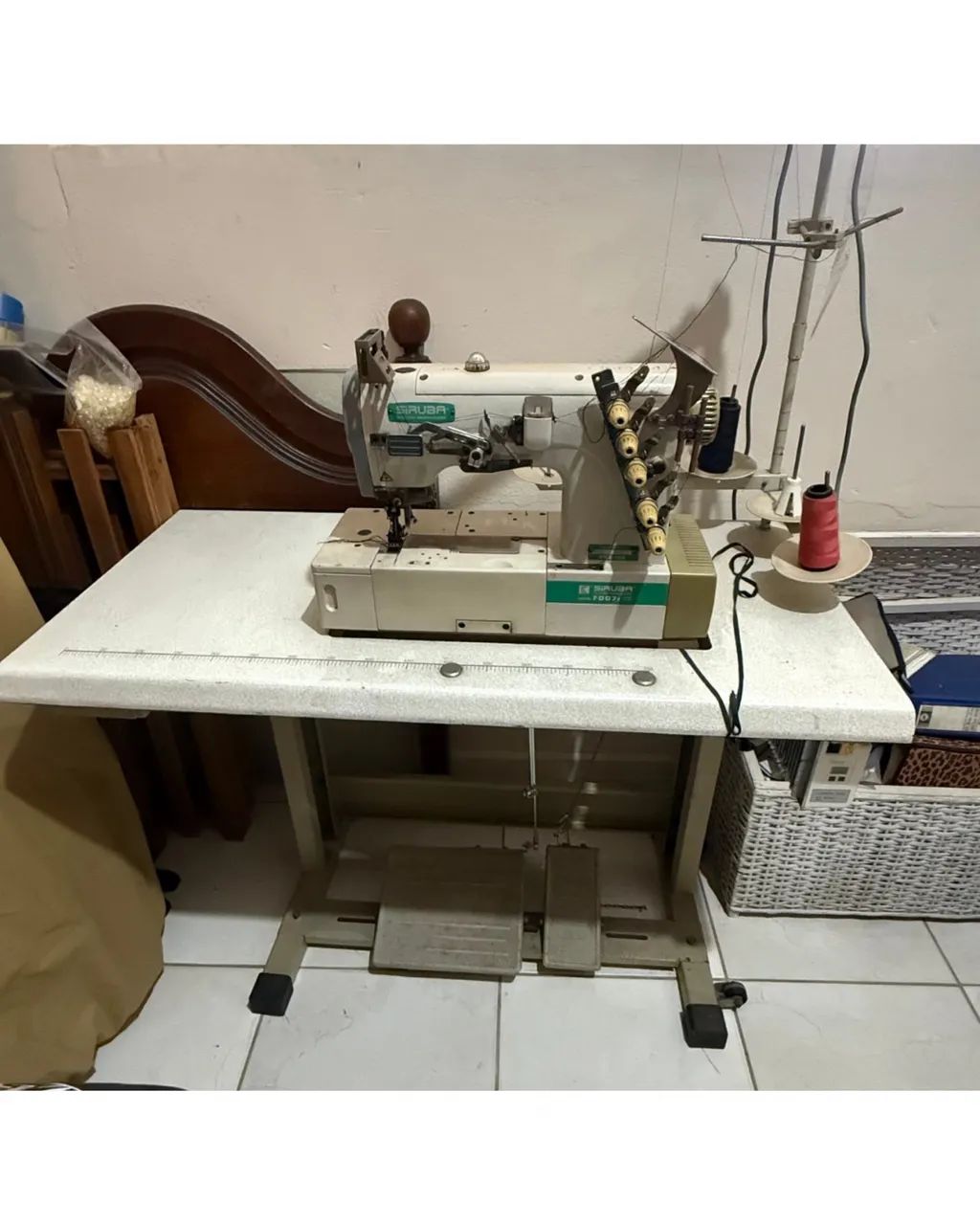 Máquina de costura Galoneira F007 J Siruba