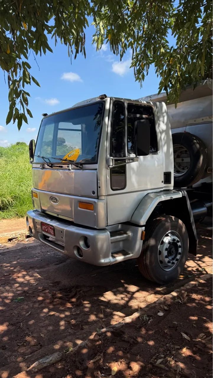 Vendo Cargo 2422 6x2 2010 - Foto 4