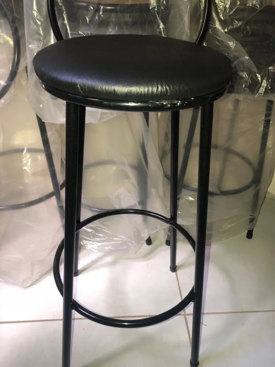 Banquetas com Encosto e Assento Estofado - Conforto e Estilo - Foto 4