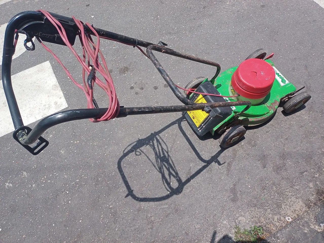 Roçadeira de grama profissional - Foto 2