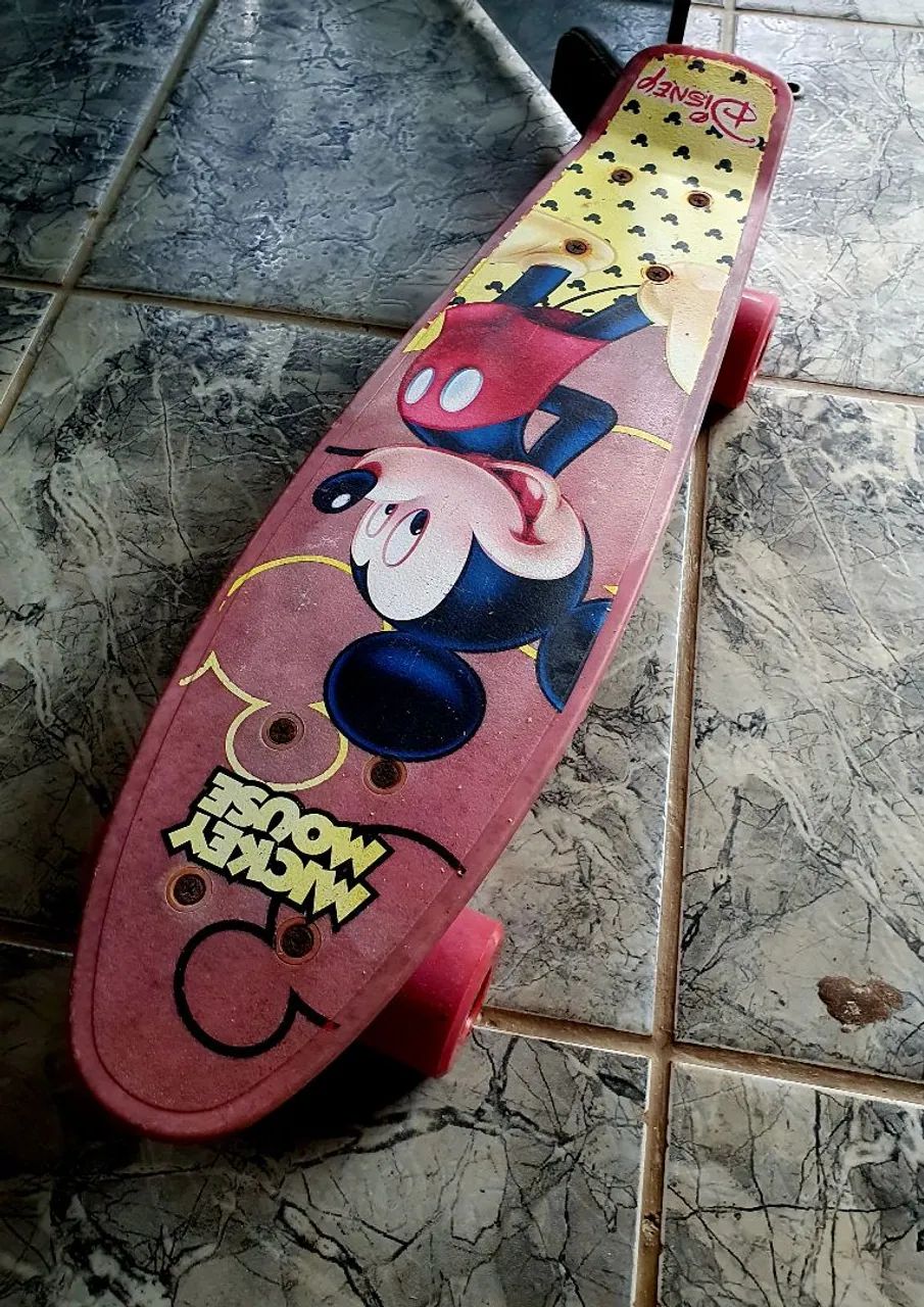 Skate infantil do Mickey com capacete e itens de seguranca - Foto 6