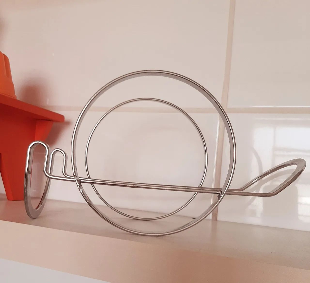 Suporte inoxidável para garrafa de vinho. - Foto 5