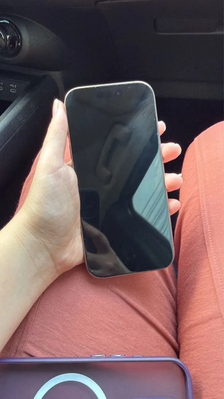 iPhone 16 pro Desert - Foto 2