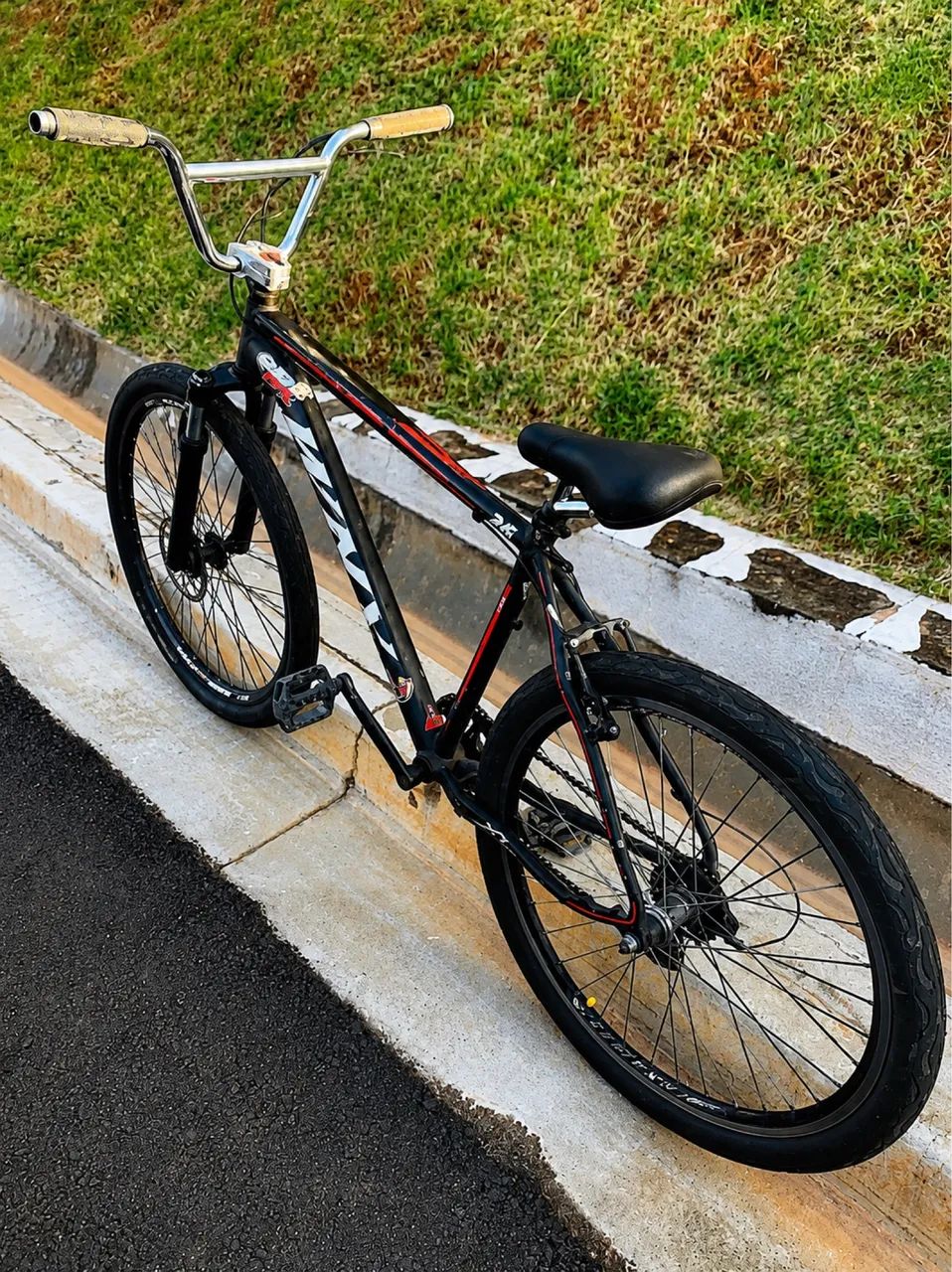 Vendo bicicleta aro 26 - Foto 2