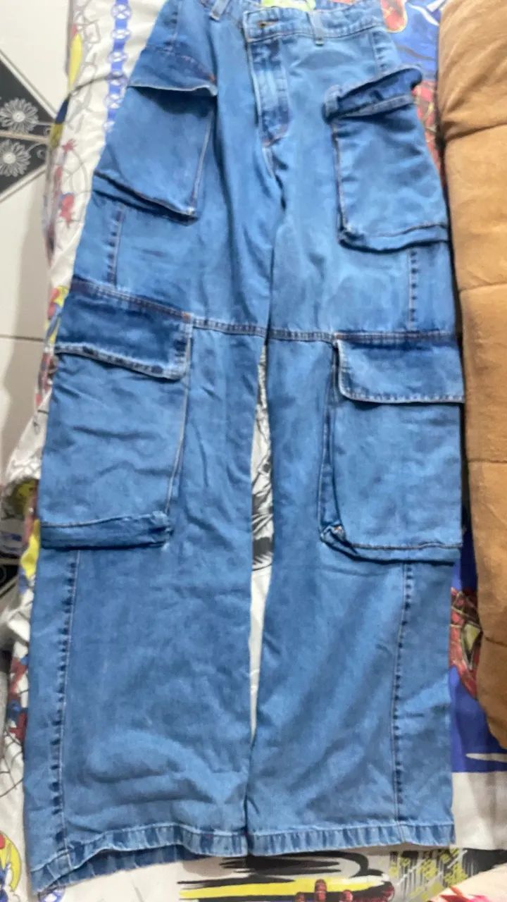 Calça jeans cargo moderna e confortável