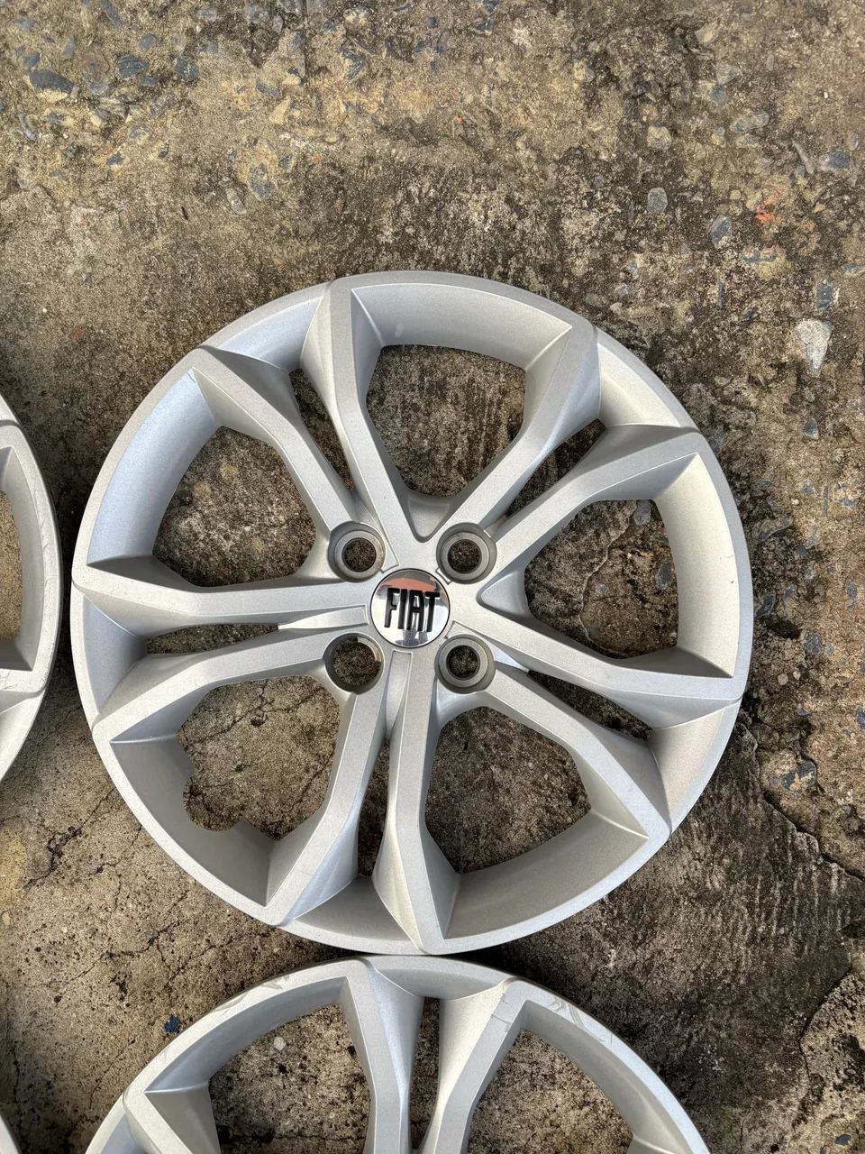 Jogo calotas originais Fiat Argo aro 15 - Foto 3